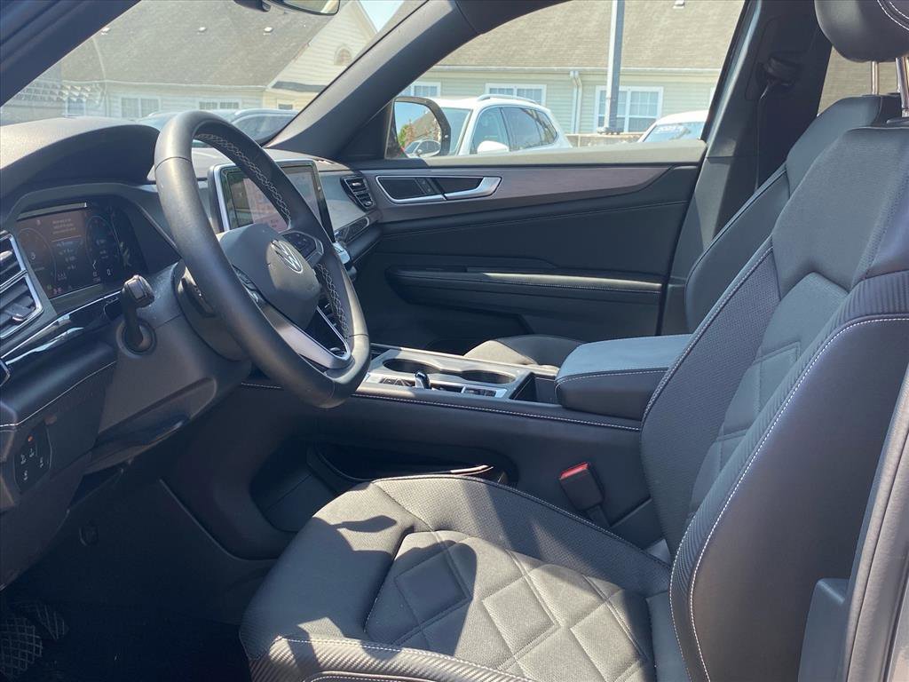 Certified 2024 Volkswagen Atlas Cross Sport SE AWD/4WD image 11