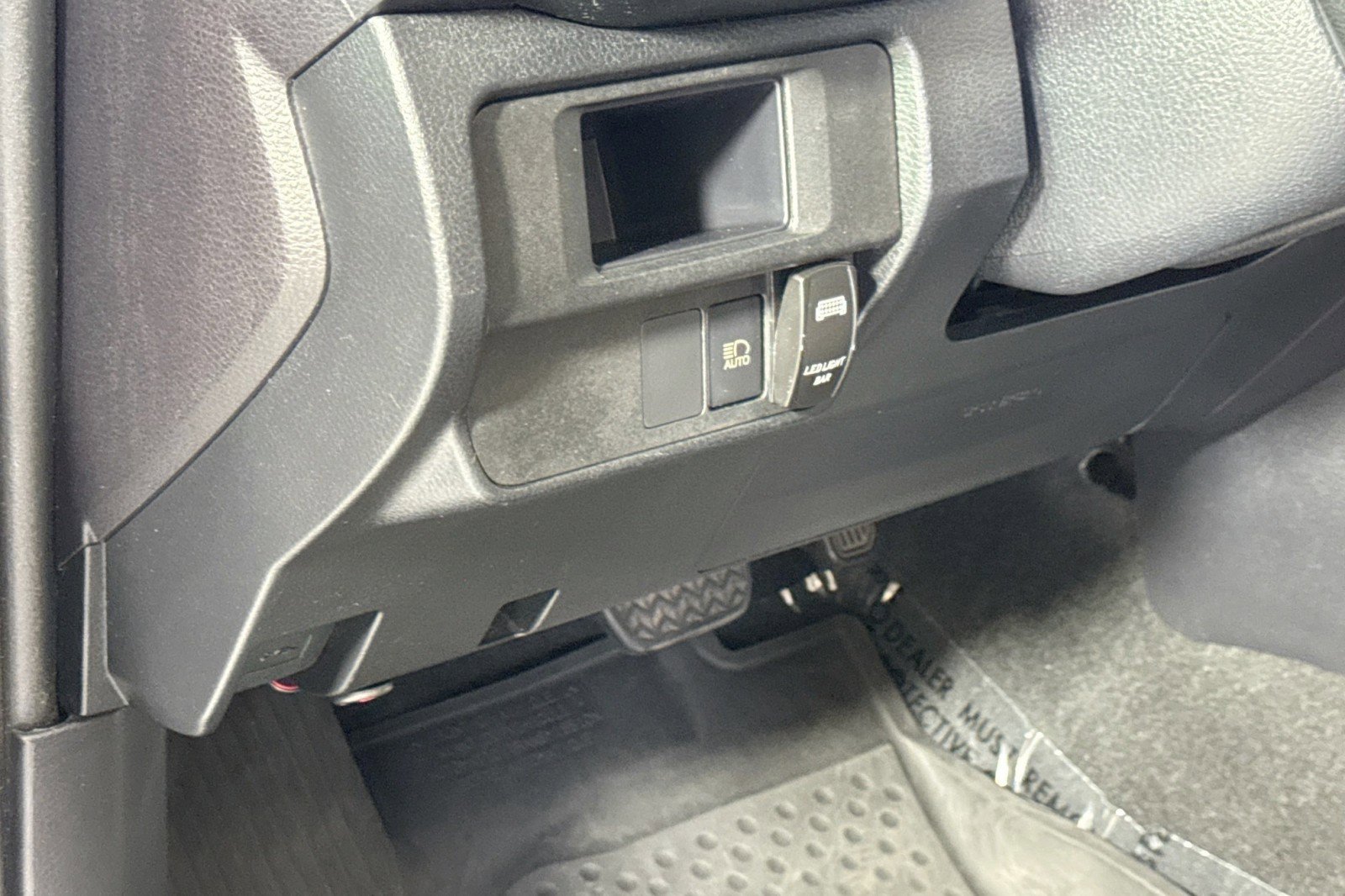 Used 2019 Toyota Tacoma SR w/ SX Package RWD image 10