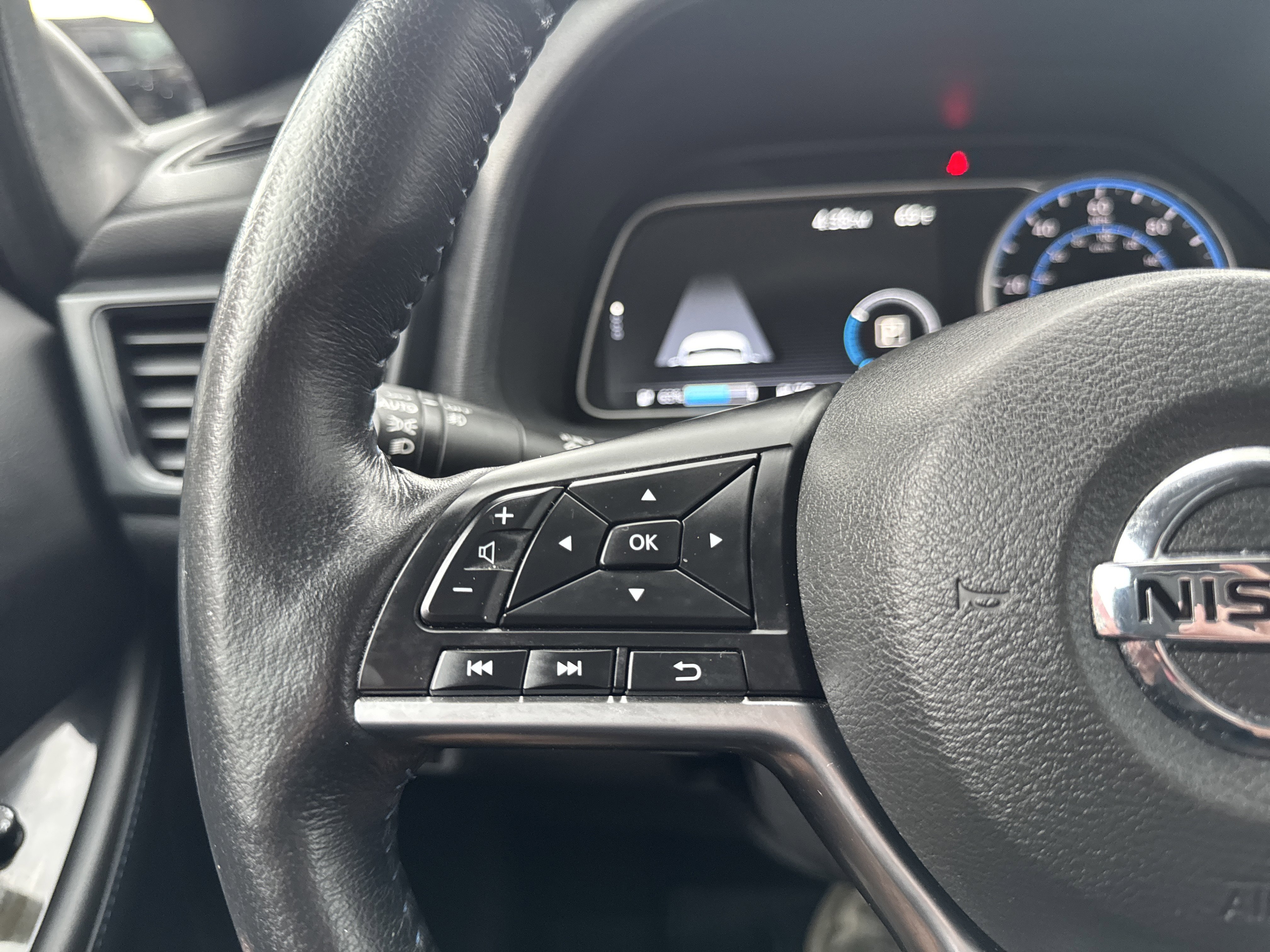 Used 2019 Nissan Leaf SL w/ SL Technology Package FWD image 23