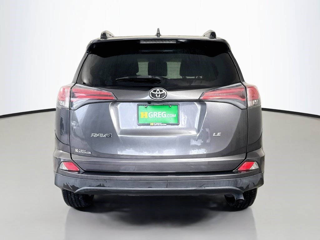 Used 2018 Toyota RAV4 LE FWD image 8