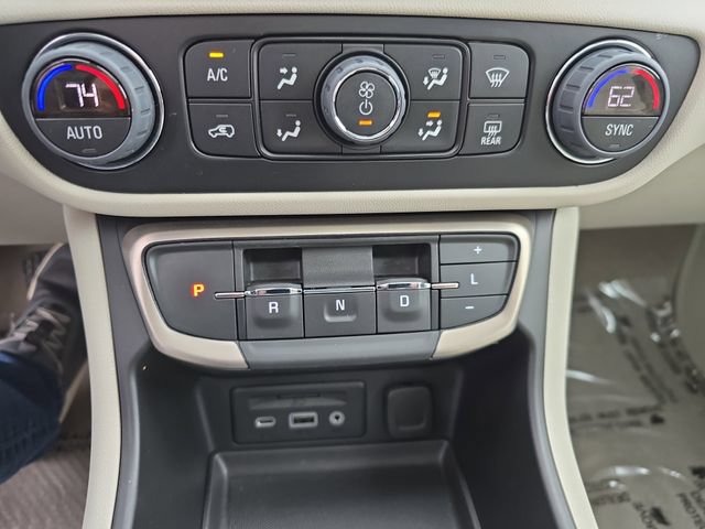 Used 2024 GMC Terrain Denali w/ Denali Premium Package AWD/4WD image 27