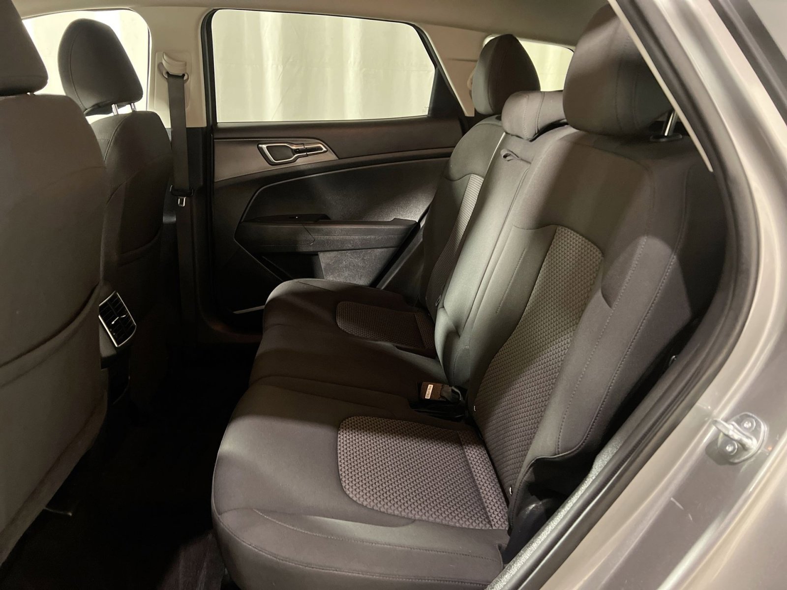 Used 2023 Kia Sportage LX image 23