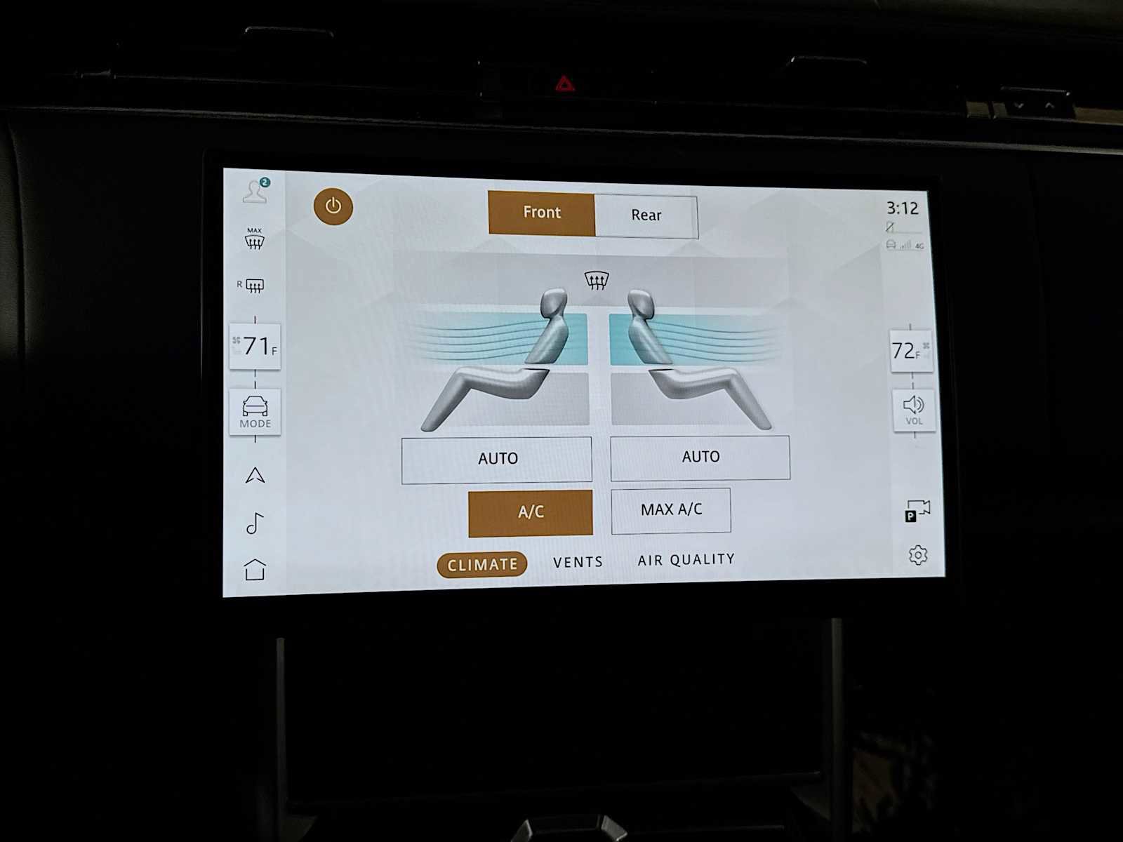 Used 2024 Land Rover Range Rover SE image 17