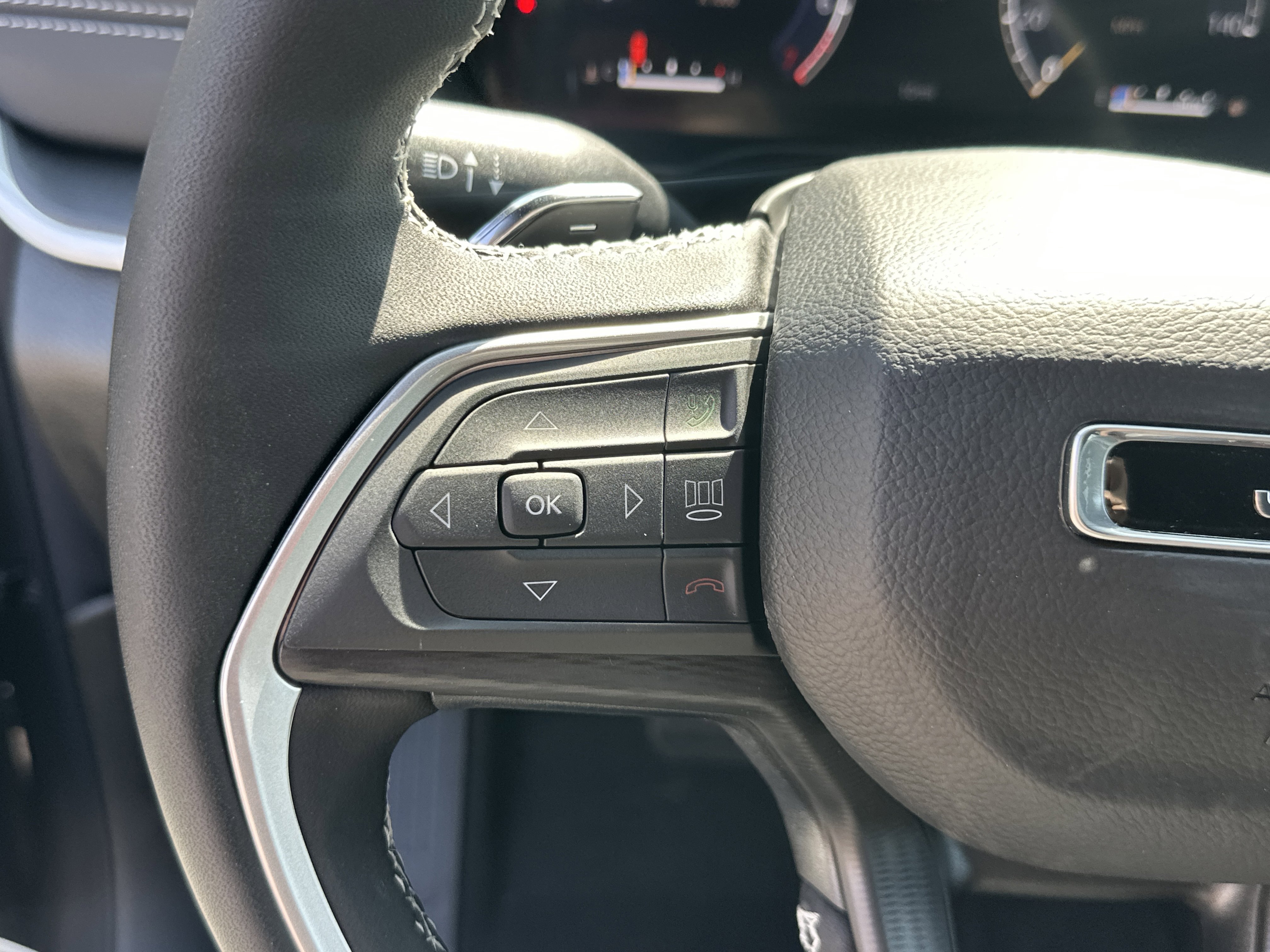 New 2026 Jeep Grand Cherokee Laredo AWD/4WD image 9