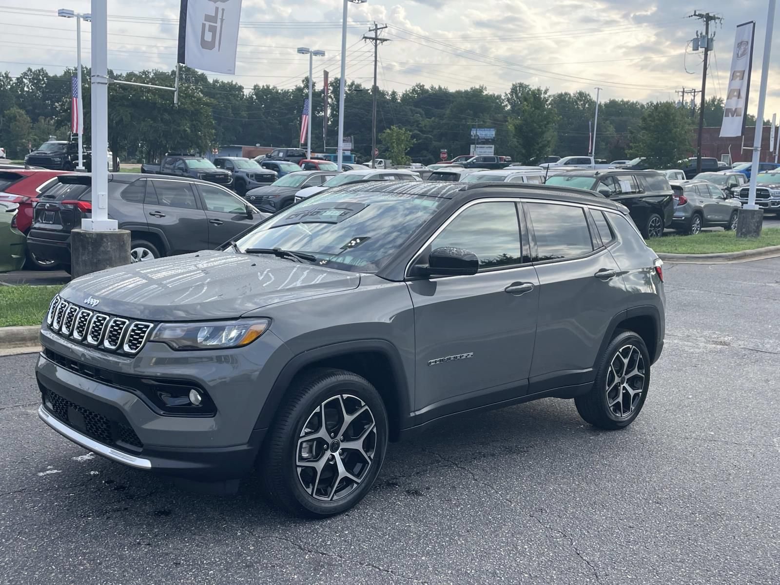 New 2026 Jeep Compass Limited AWD/4WD image 3