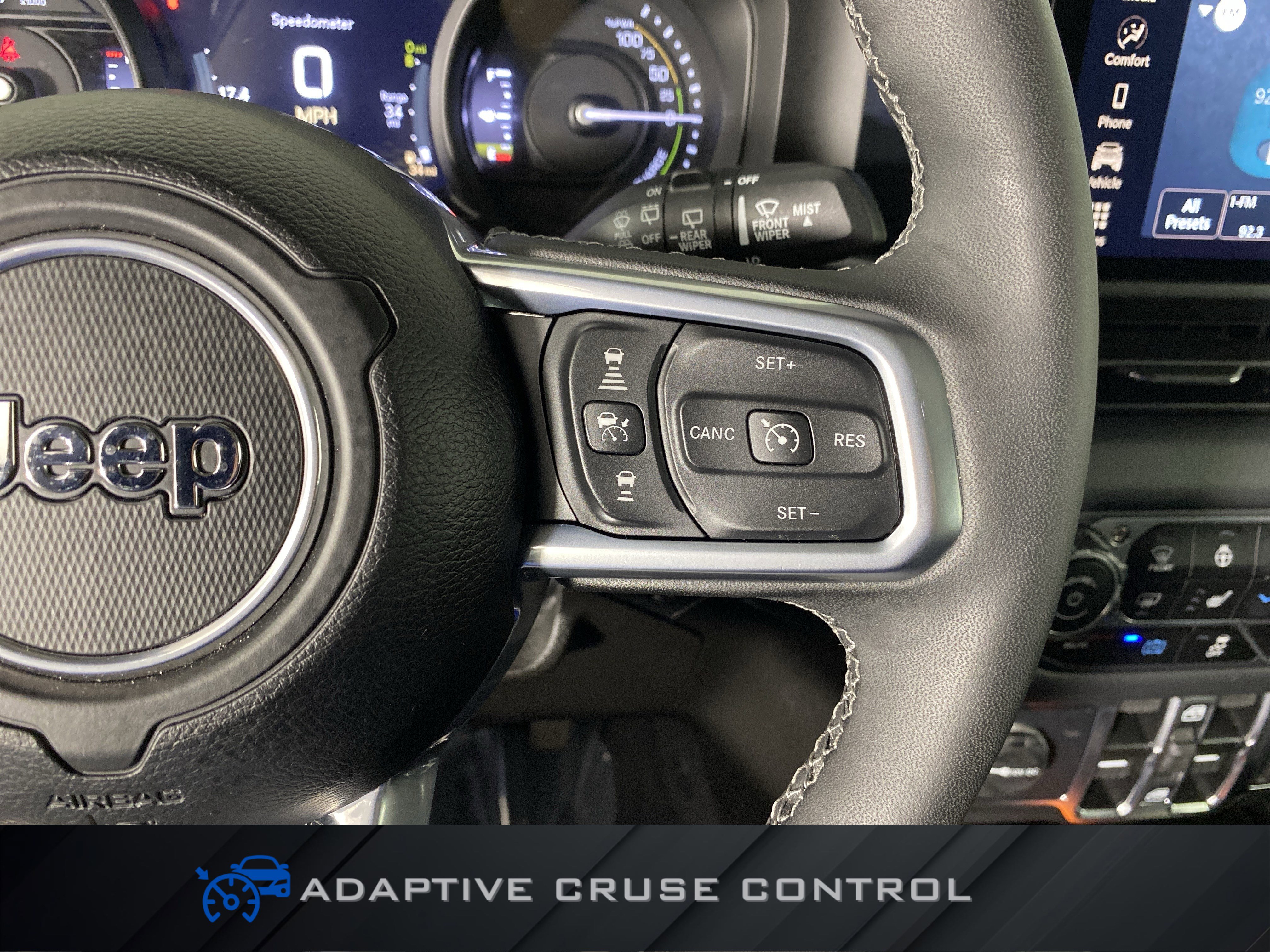 Used 2025 Jeep Wrangler Sahara AWD/4WD image 23