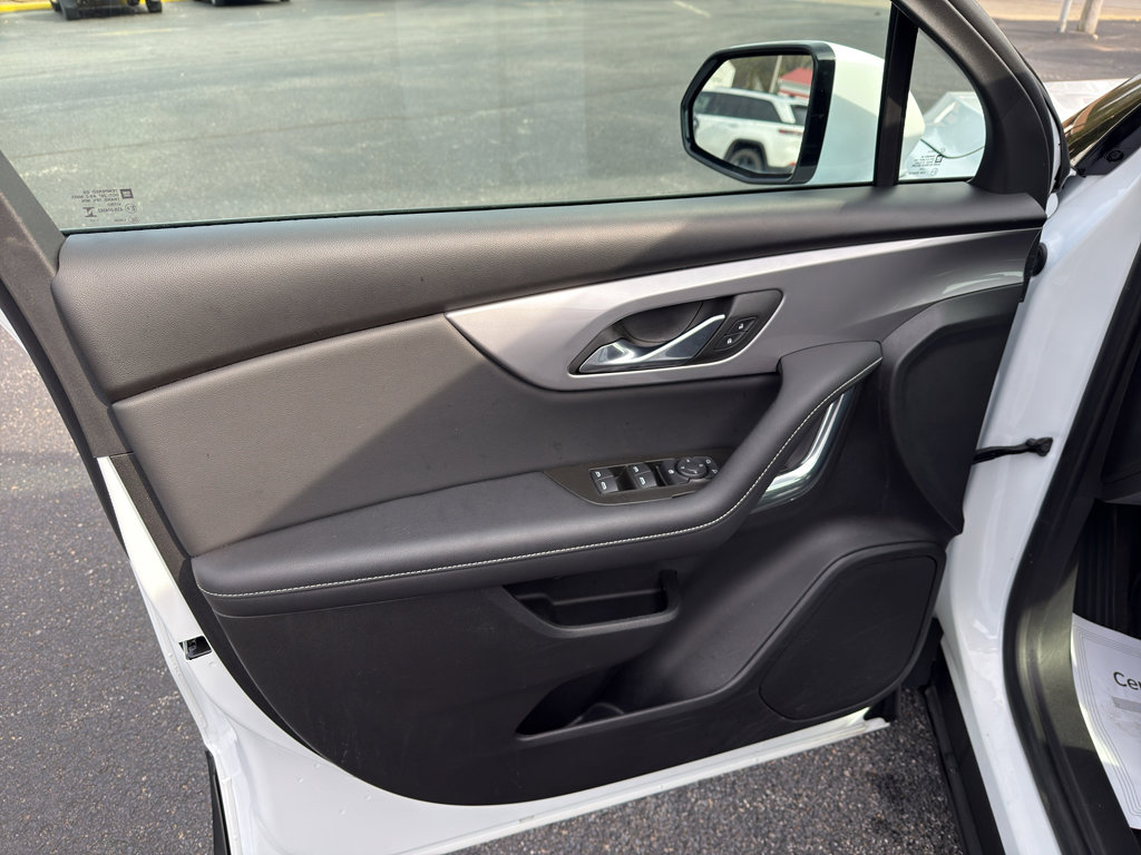 Used 2025 Chevrolet Blazer LT image 14