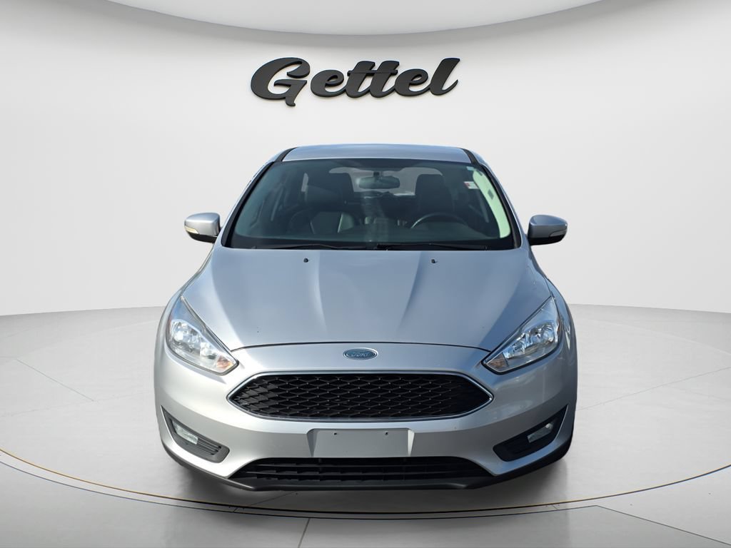 Used 2016 Ford Focus SE w/ Equipment Group 201A FWD image 2