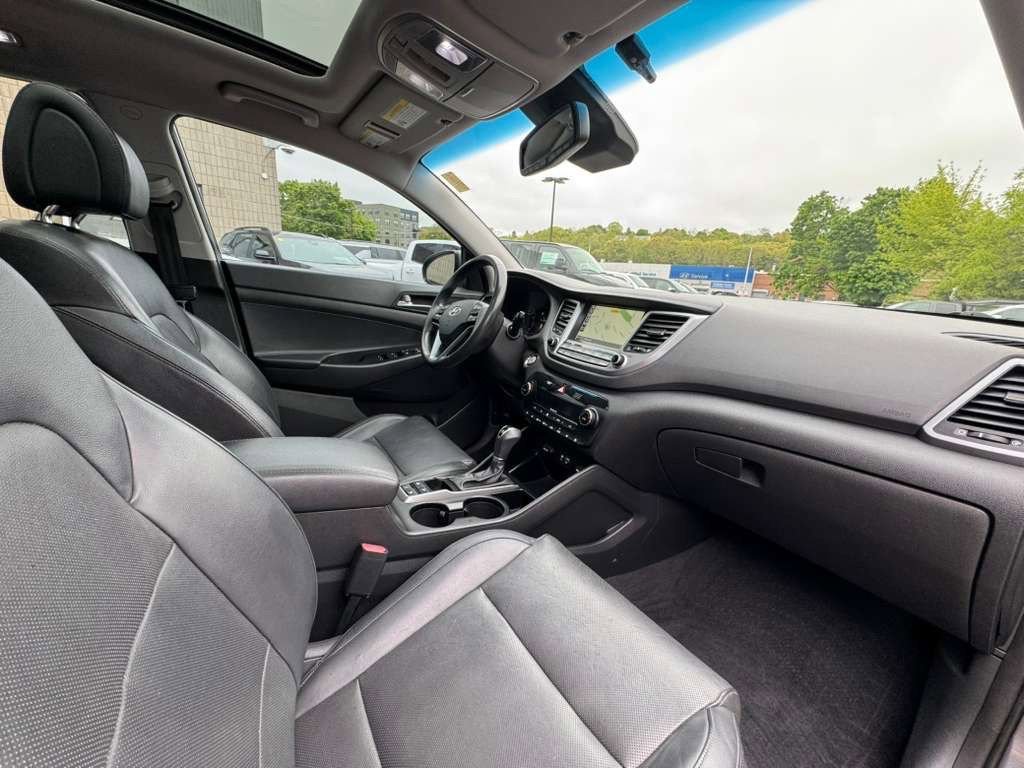 Used 2016 Hyundai Tucson Limited w/ Option Group 03 AWD/4WD image 16