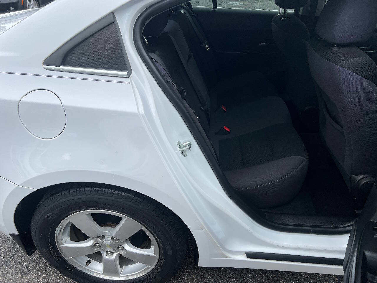 Used 2014 Chevrolet Cruze LT FWD image 23