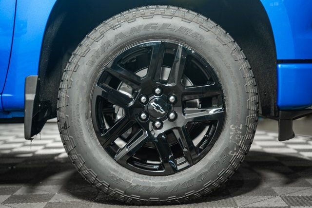 New 2026 Chevrolet Silverado 1500 Custom w/ Turbomax Blackout Package image 19