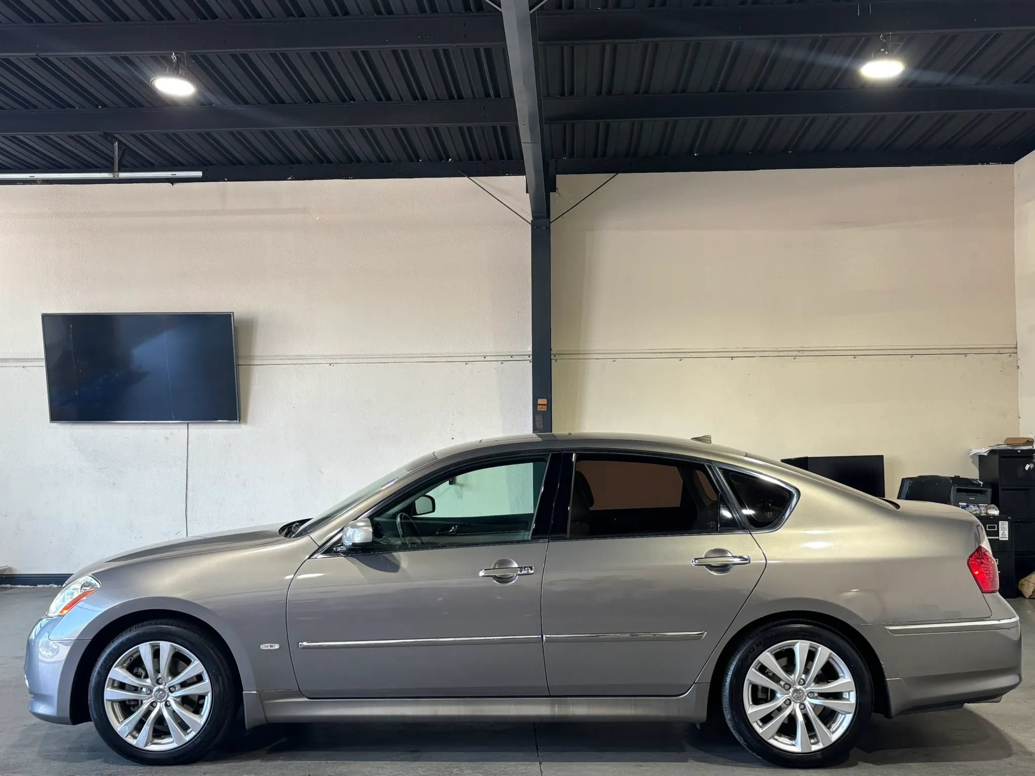 Used 2008 INFINITI M35 w/ Technology Pkg RWD image 5