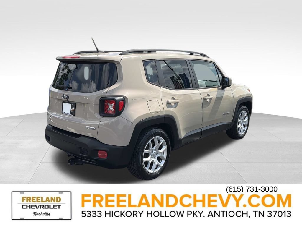 Used 2016 Jeep Renegade Latitude FWD image 3
