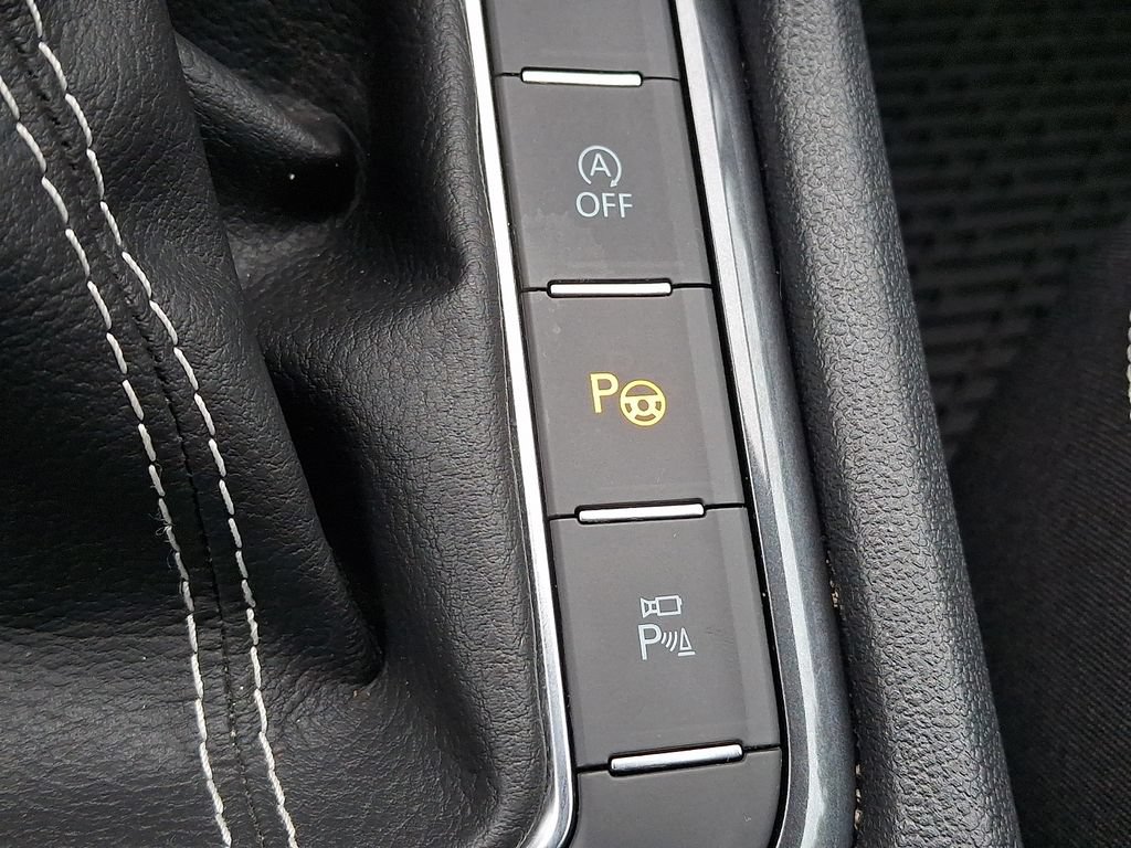 Used 2023 Volkswagen Tiguan SEL R-Line AWD/4WD image 26