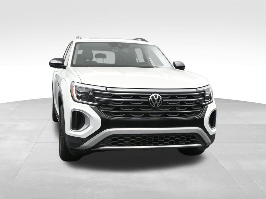 New 2025 Volkswagen Atlas Peak Edition SE image 6