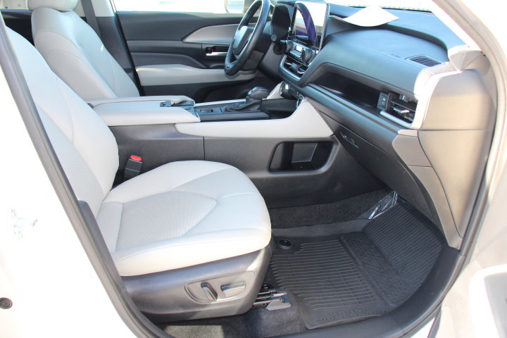 Certified 2024 Toyota Grand Highlander XLE image 22