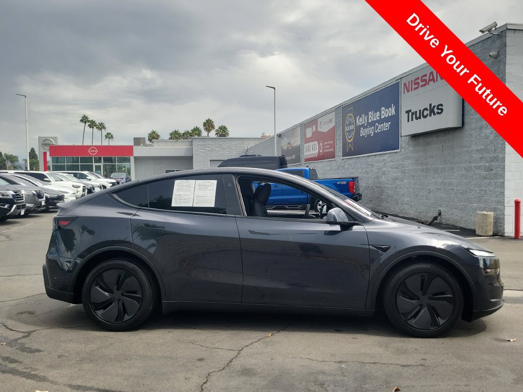 Used 2026 Tesla Model Y 2WD image 28