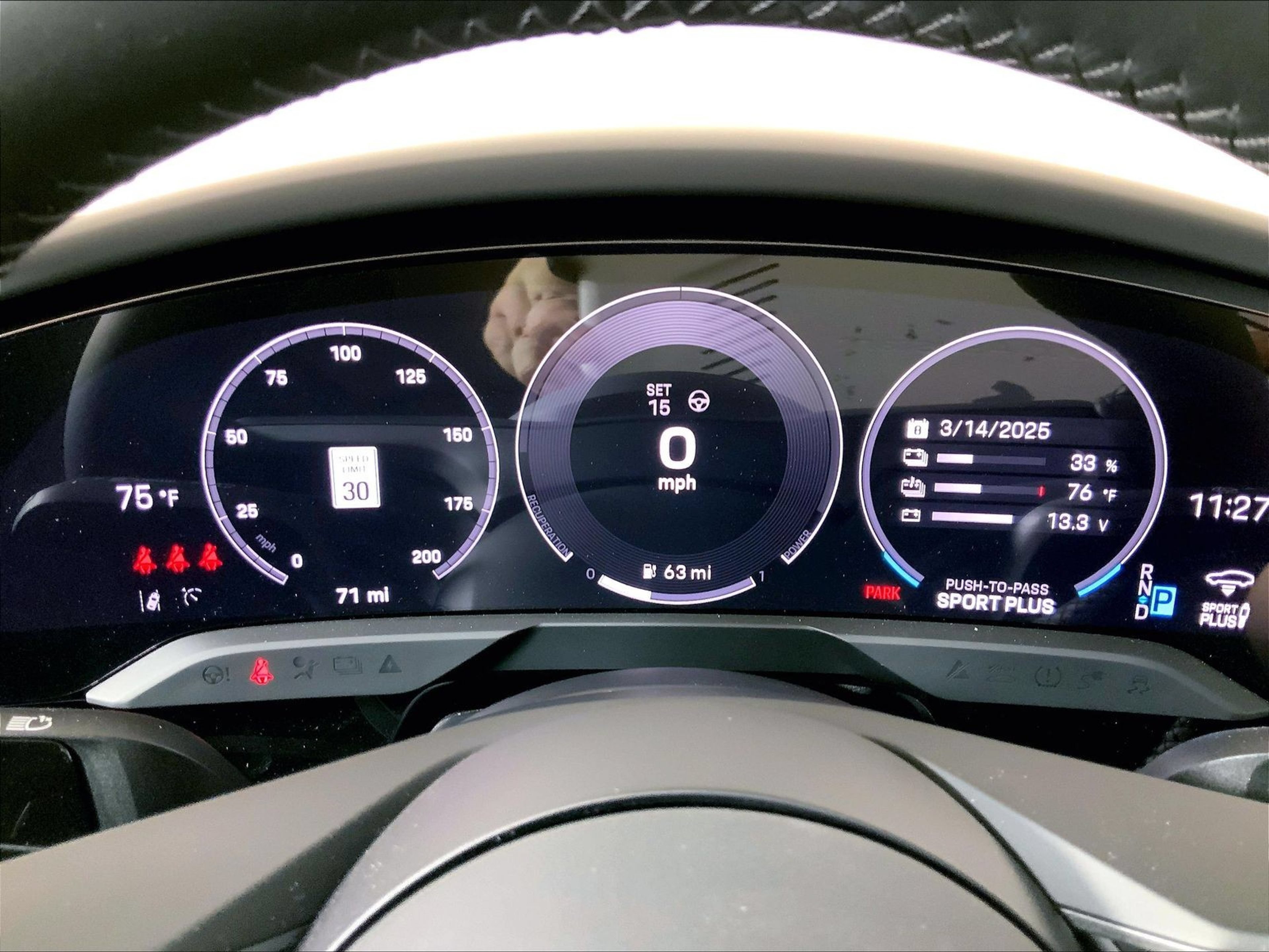 Used 2025 Porsche Taycan 4S AWD/4WD image 9