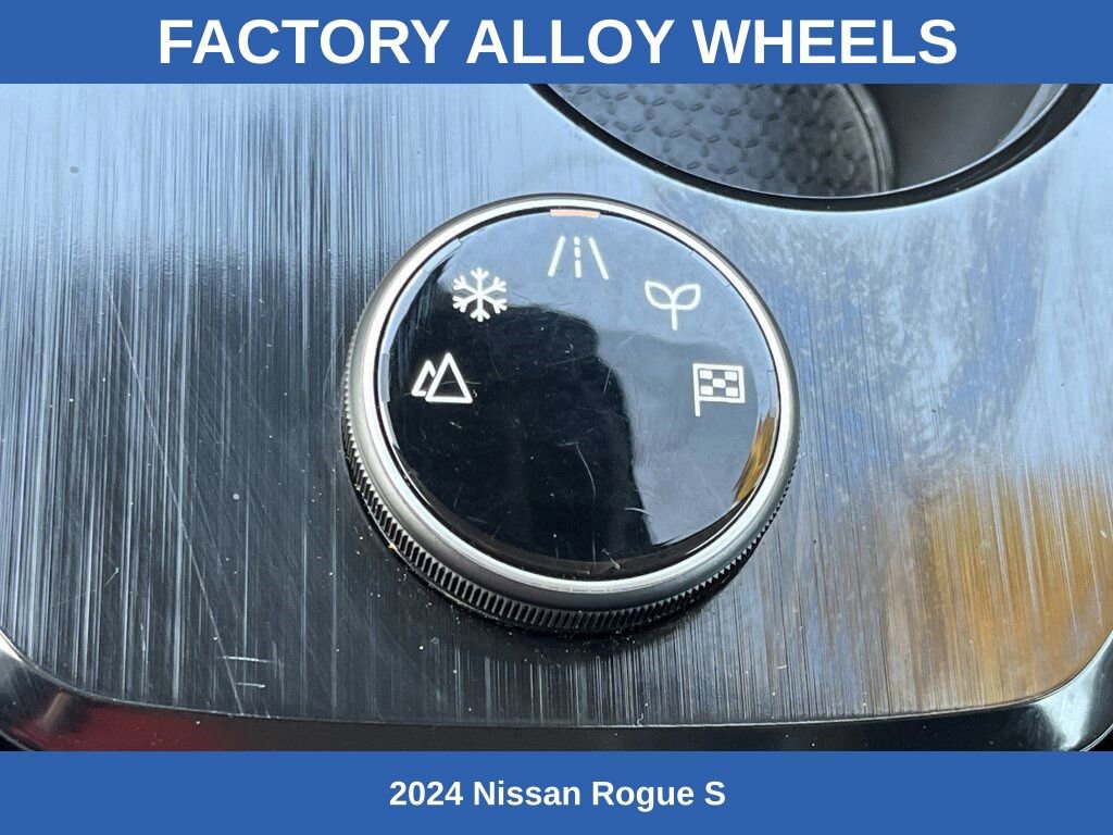 Used 2024 Nissan Rogue S image 8