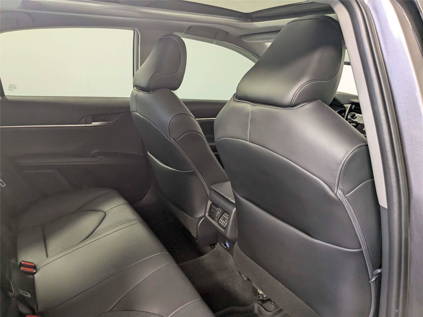 Certified 2020 Toyota Camry XSE FWD image 32