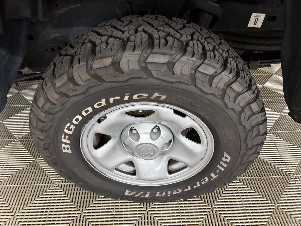 Used 2021 Toyota Tacoma SR AWD/4WD image 11