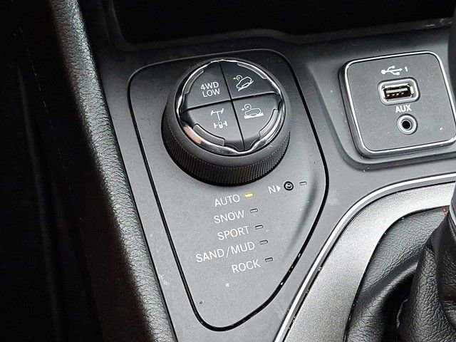 Certified 2021 Jeep Cherokee Trailhawk w/ Sun, Sound & Nav Group AWD/4WD image 29