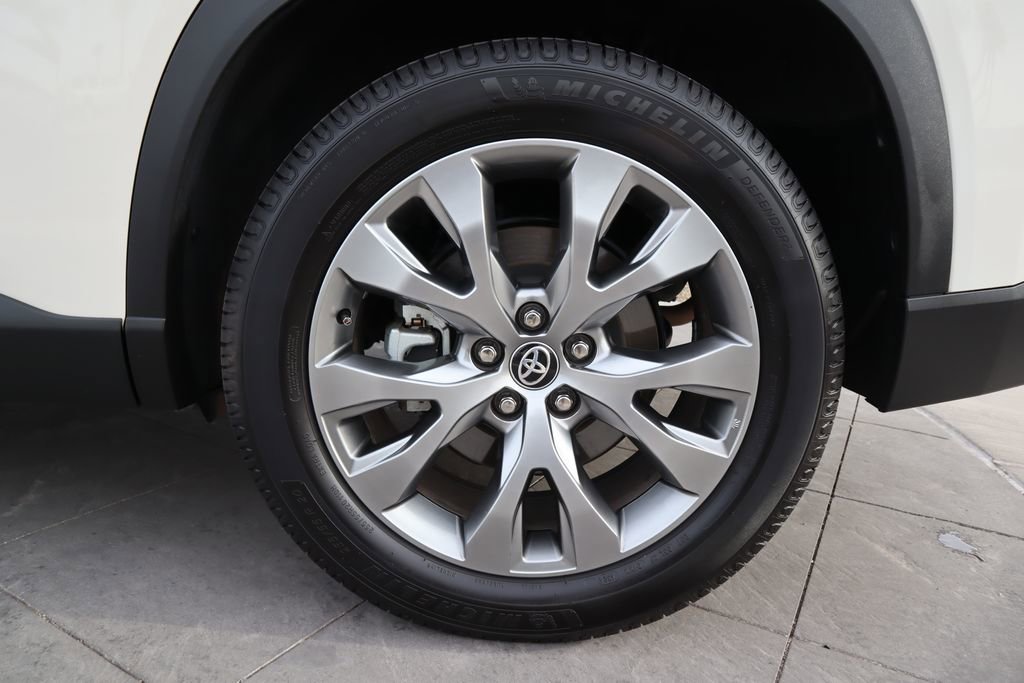 Used 2024 Toyota Grand Highlander Limited image 33