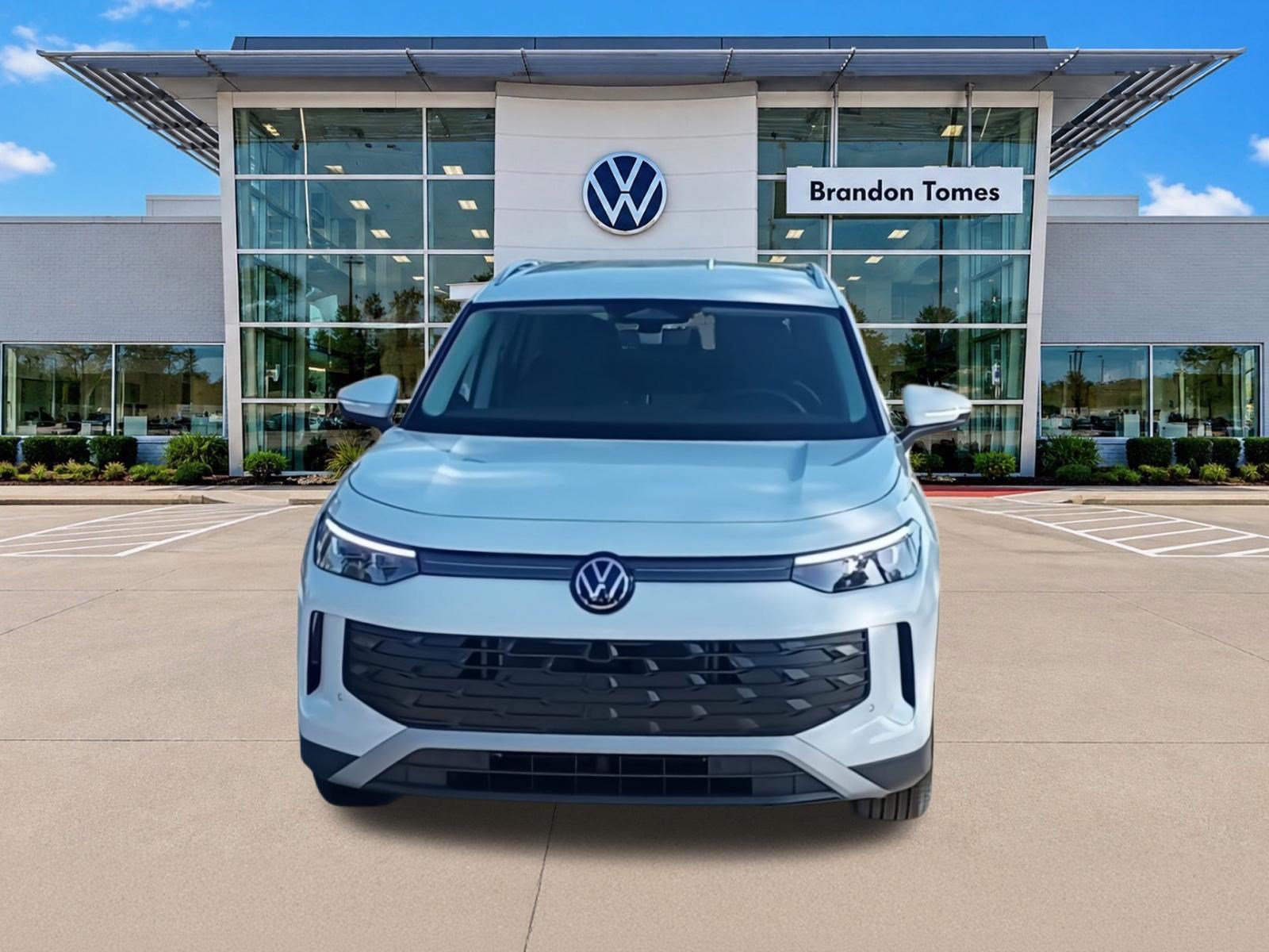 New 2026 Volkswagen Tiguan SE FWD image 3