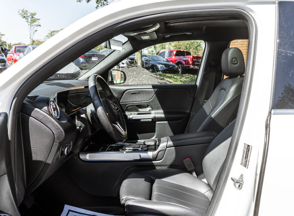 Used 2022 Mercedes-Benz GLB 250 4MATIC w/ Premium Package Lite image 20