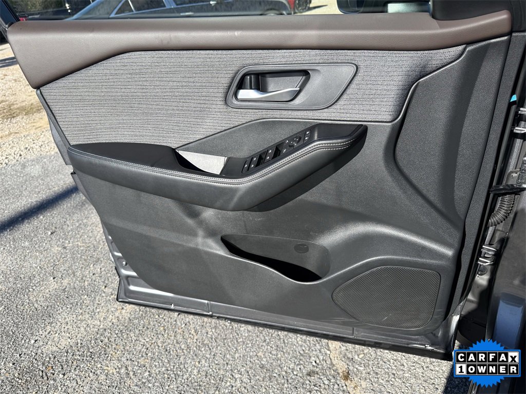 Used 2022 Nissan Rogue SV image 18