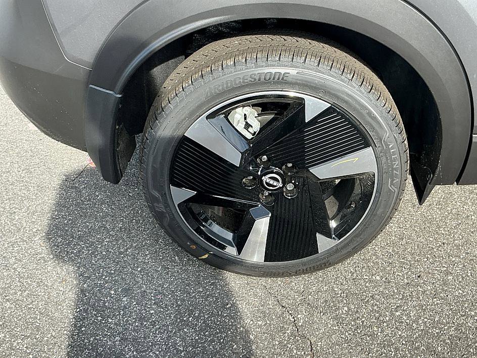 New 2026 Nissan Kicks SR image 9