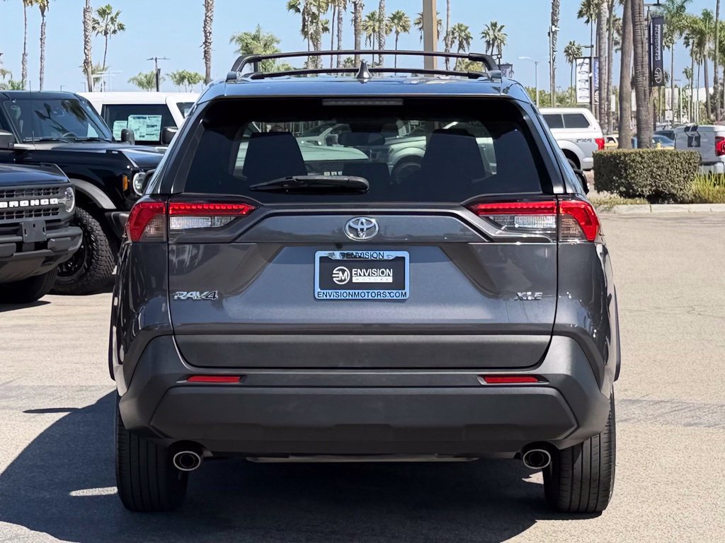 Used 2020 Toyota RAV4 XLE w/ Carpet Mat Package FWD image 7