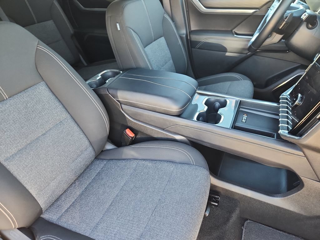 Used 2025 GMC Acadia Elevation AWD/4WD image 15