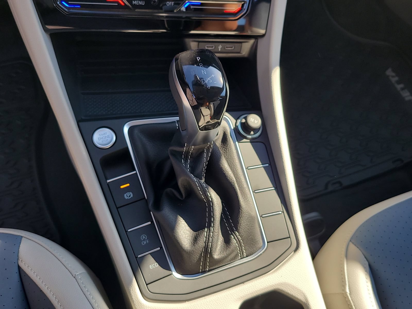 New 2026 Volkswagen Jetta SE FWD image 26