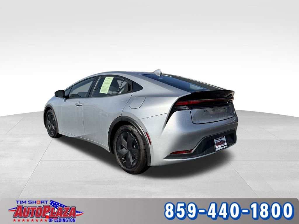 Used 2024 Toyota Prius LE image 3