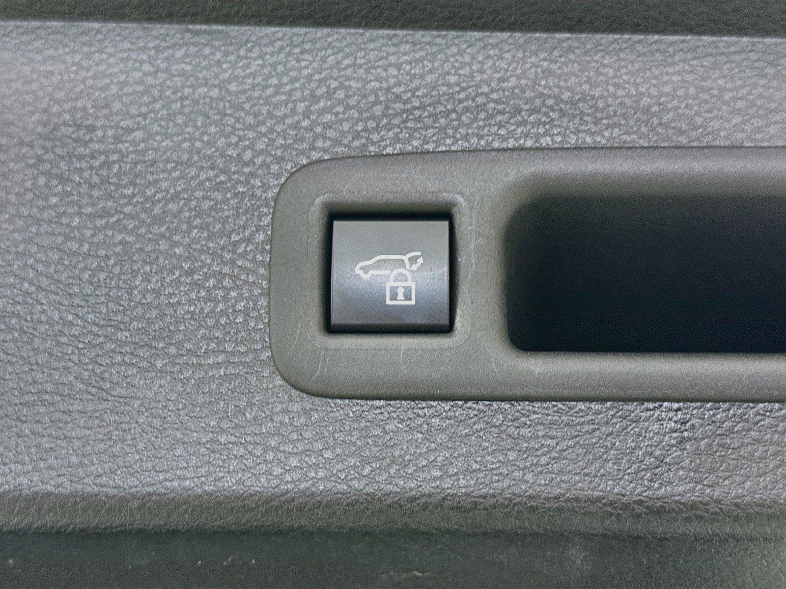 Certified 2026 Toyota Sienna XLE FWD image 39