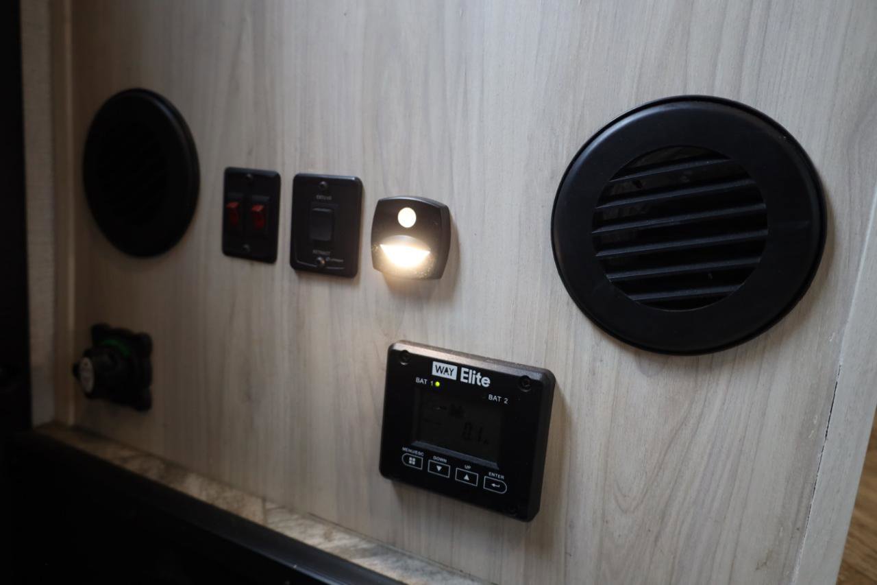 Used 2022 Ford E-450 and Econoline 450 Super Duty w/ Motorhome Prep Package RWD image 53