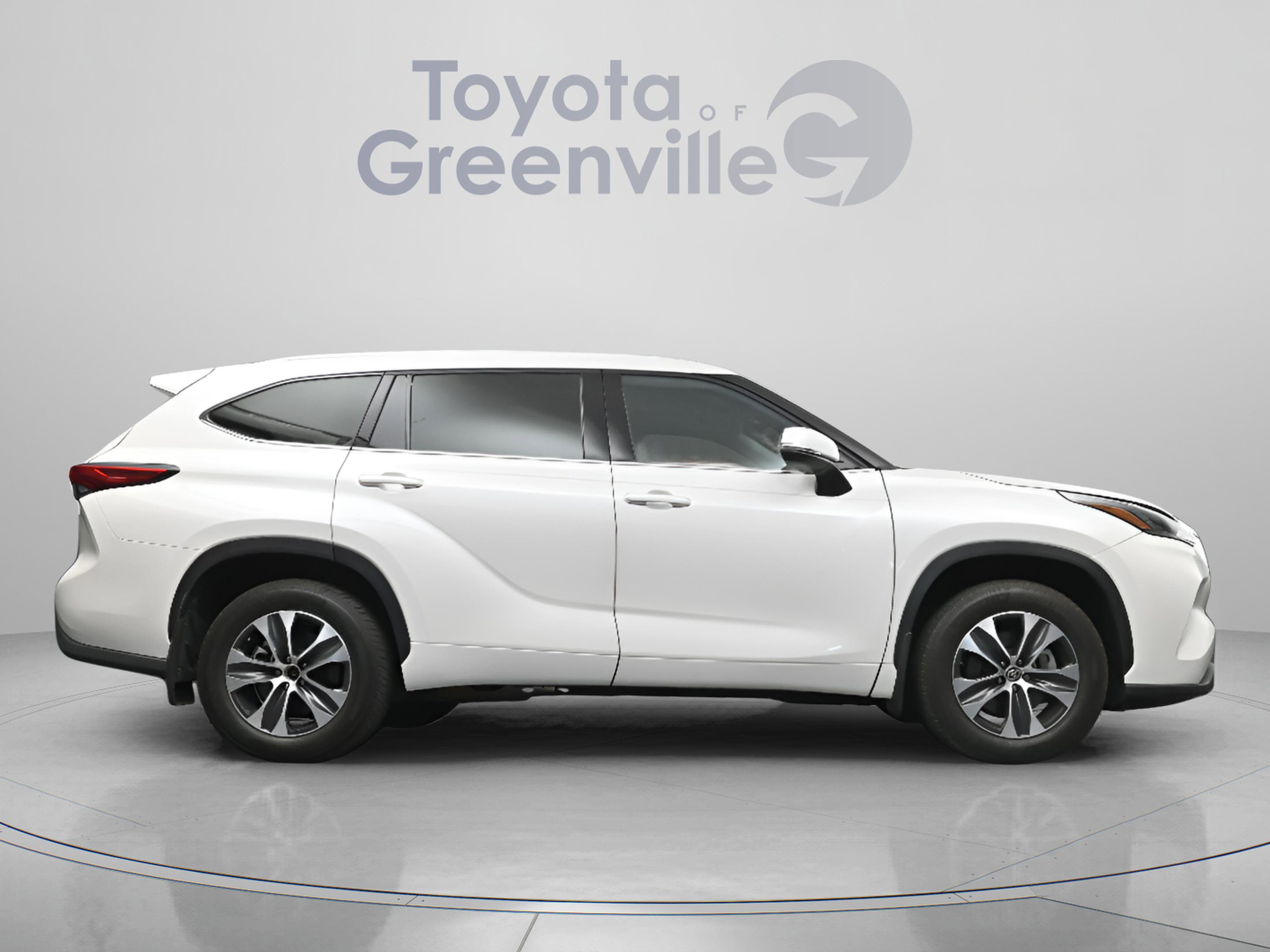 Used 2020 Toyota Highlander XLE AWD/4WD image 17