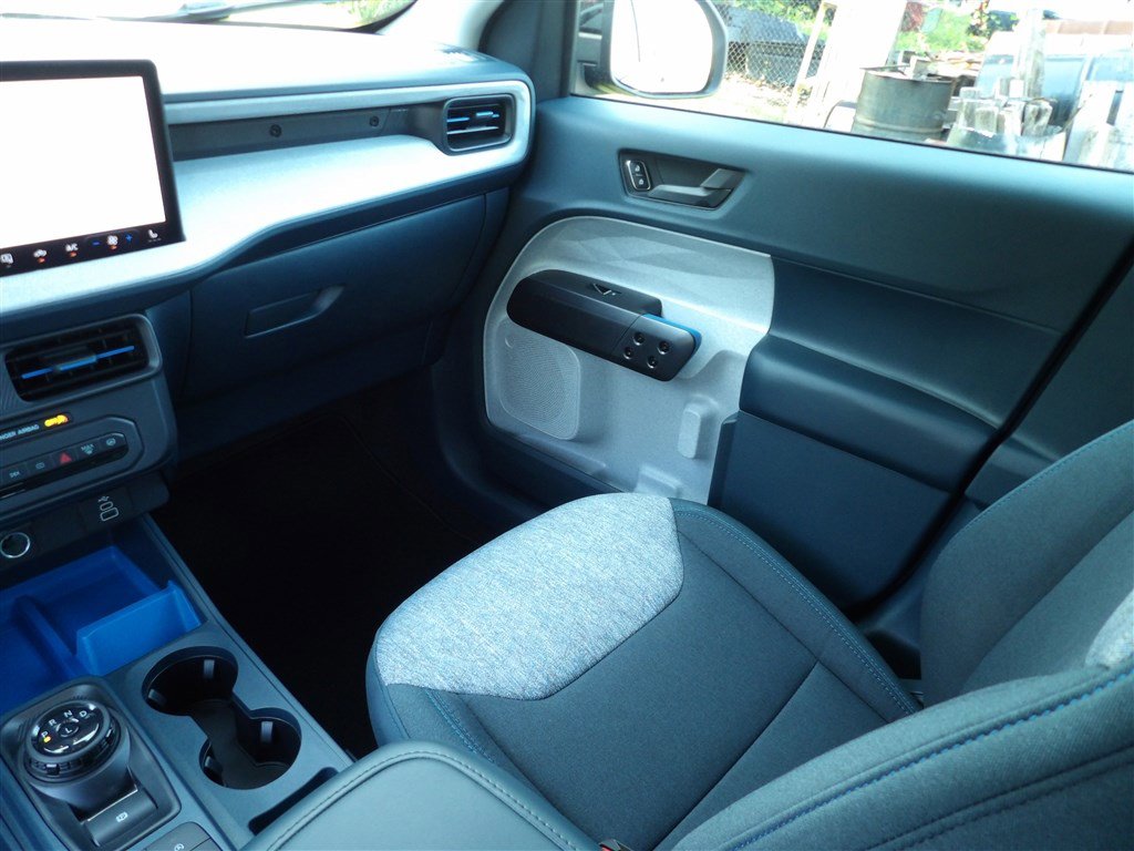 New 2025 Ford Maverick XLT w/ XLT Luxury Package image 22
