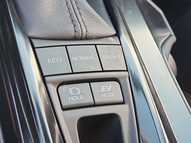 Used 2025 Toyota Camry SE w/ Convenience Package image 24