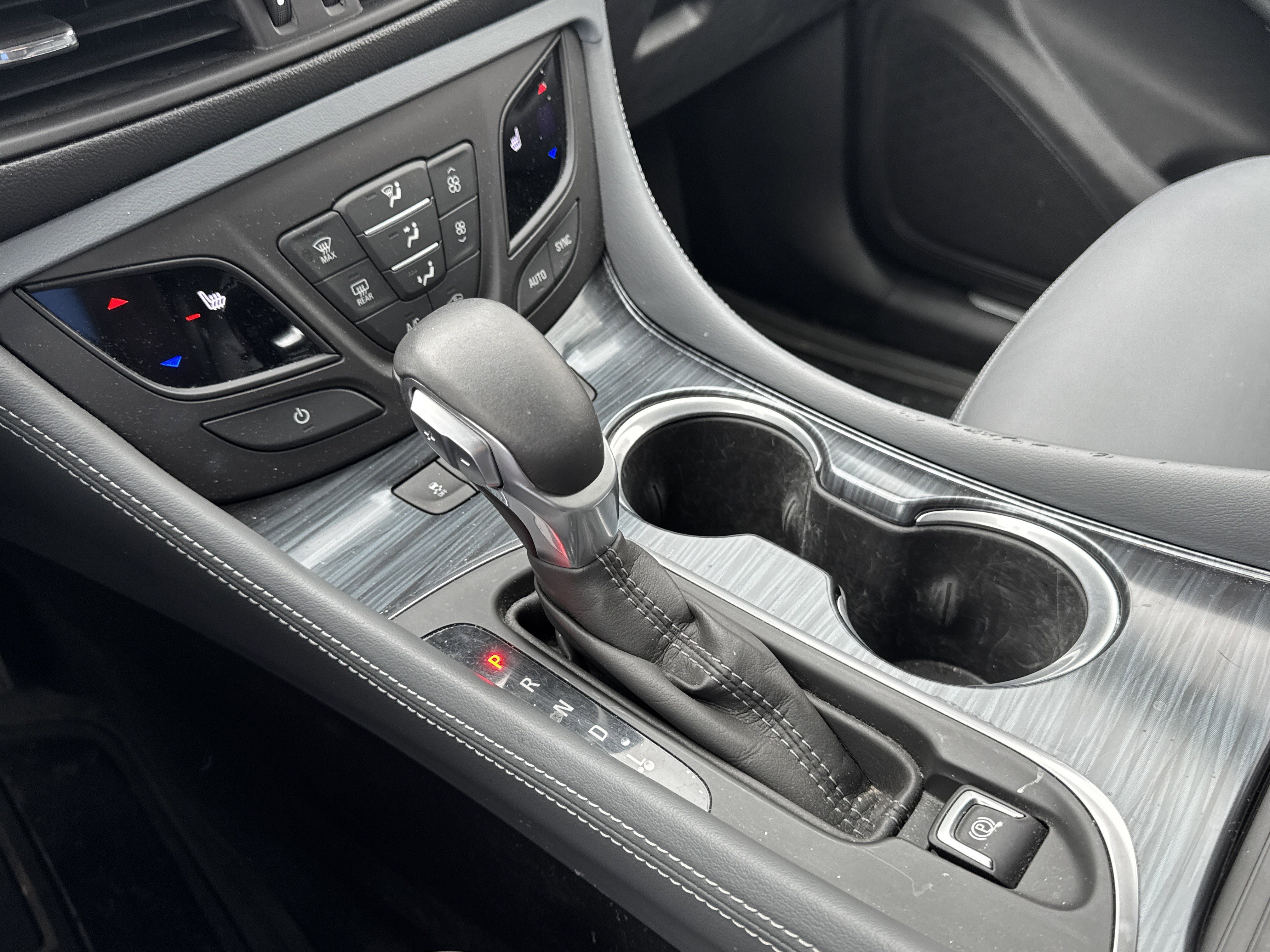 Used 2020 Buick Envision Essence image 22