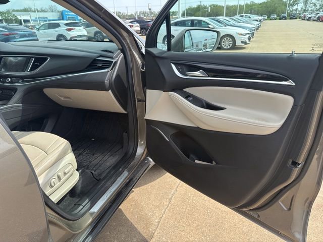 Used 2020 Buick Enclave Essence image 23