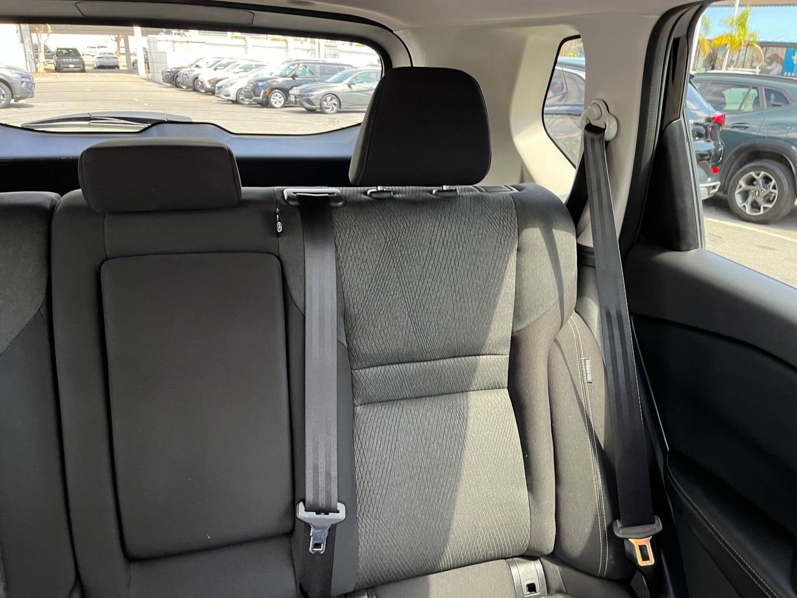 Used 2025 Nissan Rogue SV FWD image 39