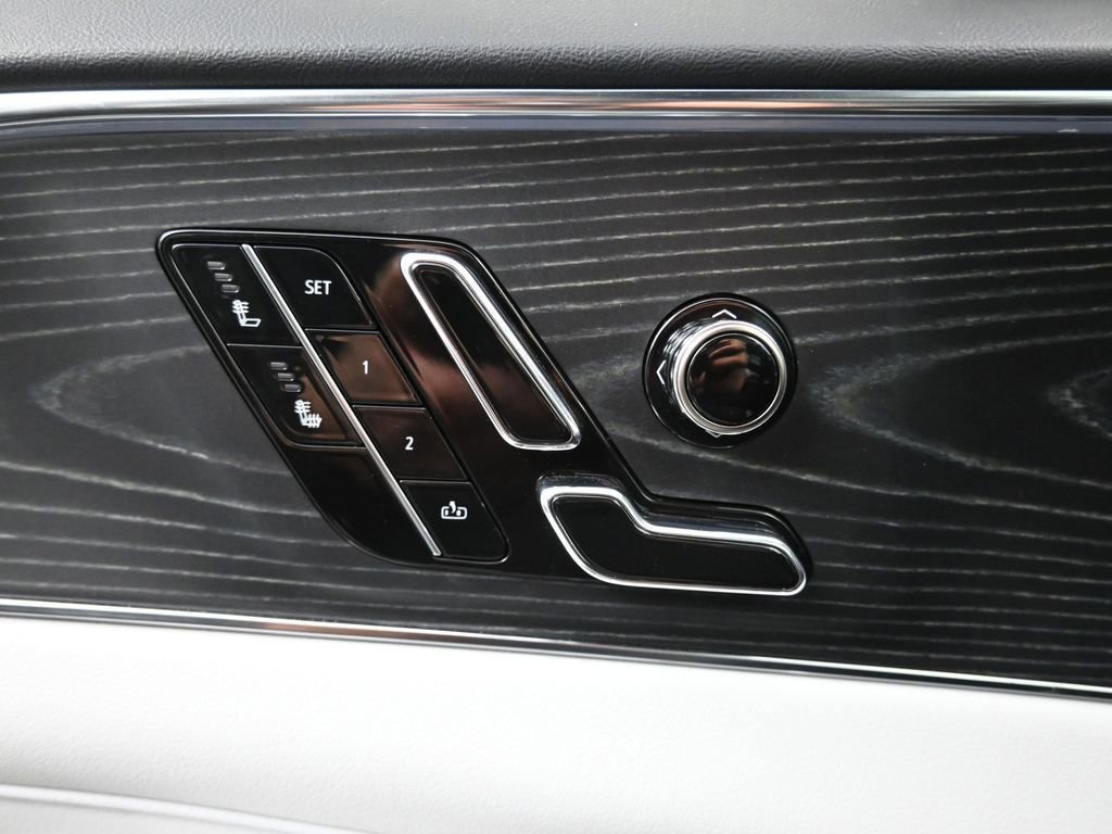 Used 2024 Cadillac Lyriq Sport image 26