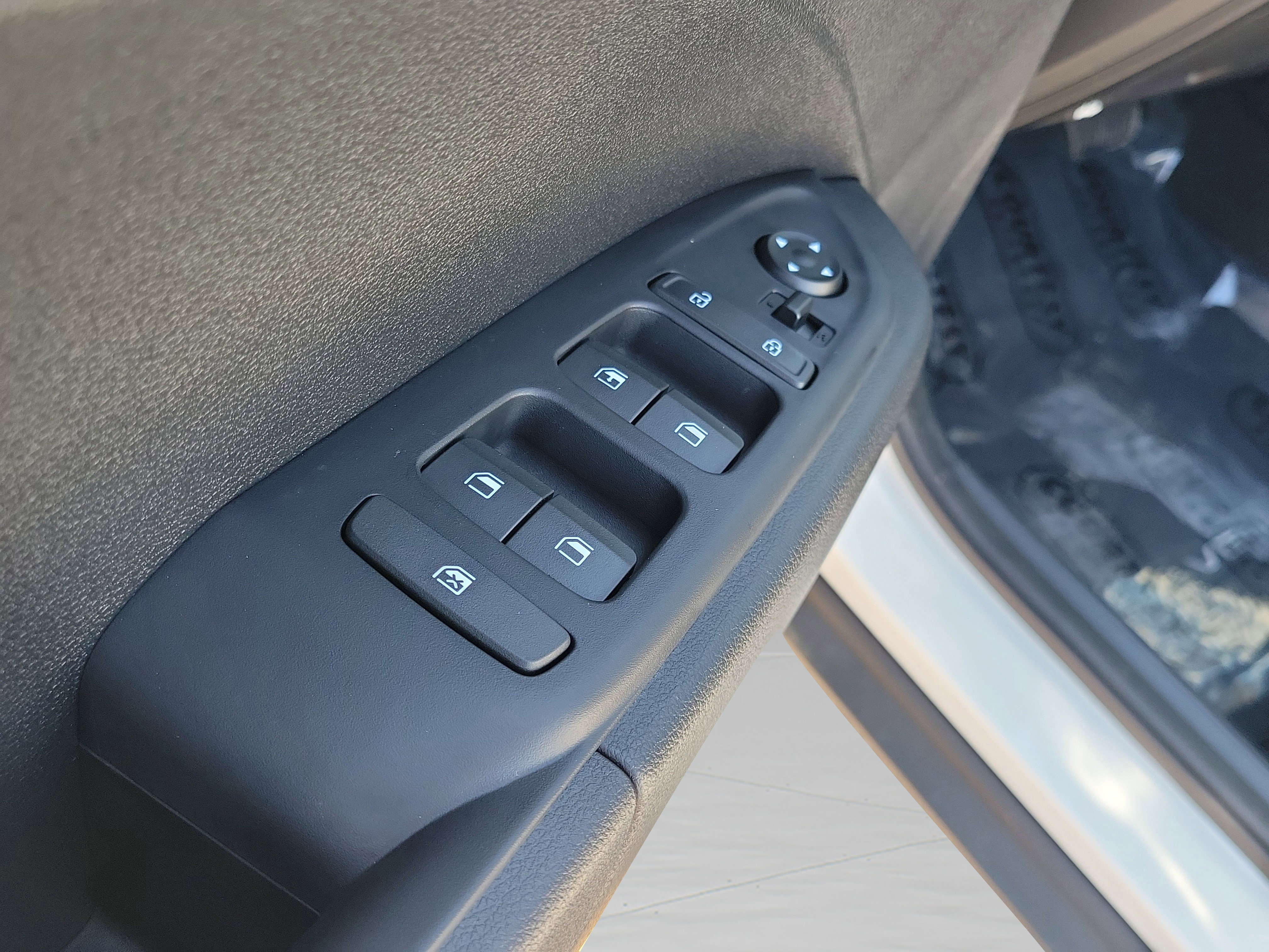 New 2026 Hyundai Venue SE image 17