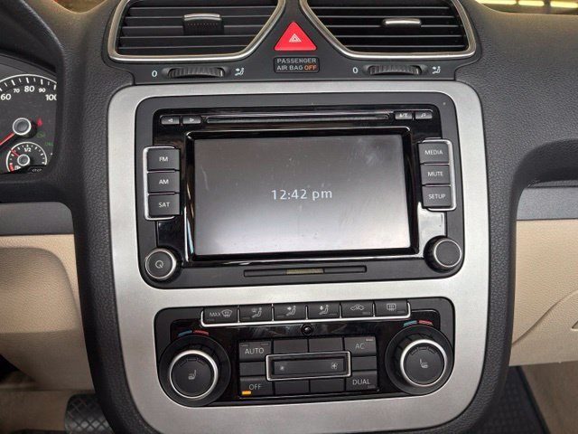 Used 2011 Volkswagen Eos Komfort FWD image 15