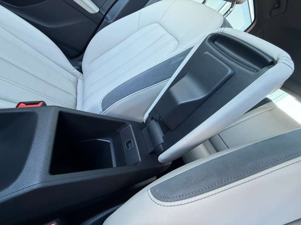 Used 2024 Audi Q4 e-tron Premium w/ Convenience Package image 27