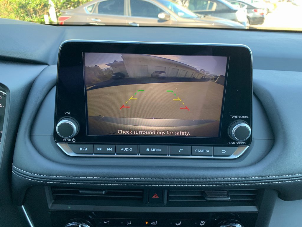 Used 2025 Nissan Rogue S image 17