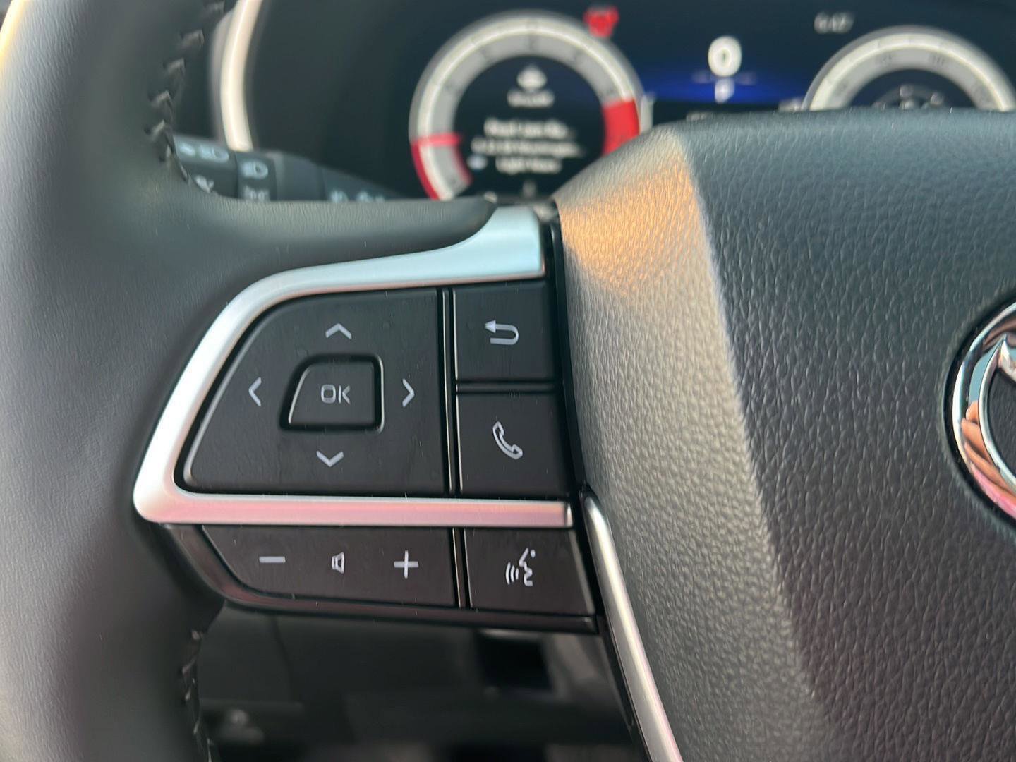 Certified 2025 Toyota Highlander XSE AWD/4WD image 23