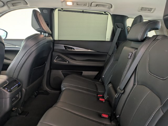 Used 2023 INFINITI QX60 Luxe w/ Vision Package AWD/4WD image 14